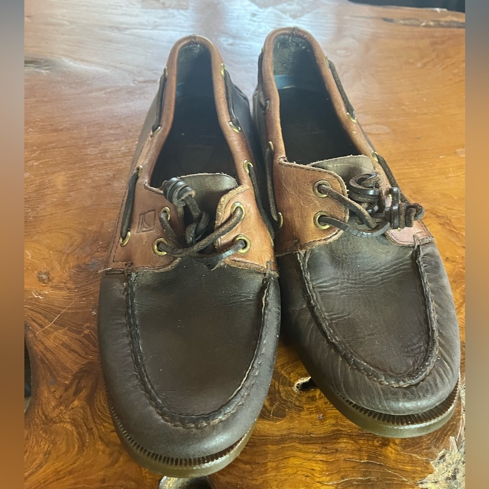 Sperry Men’s 7 Chocolate Brown Leather 2-Eye Boat Shoes – Classic Deck Style